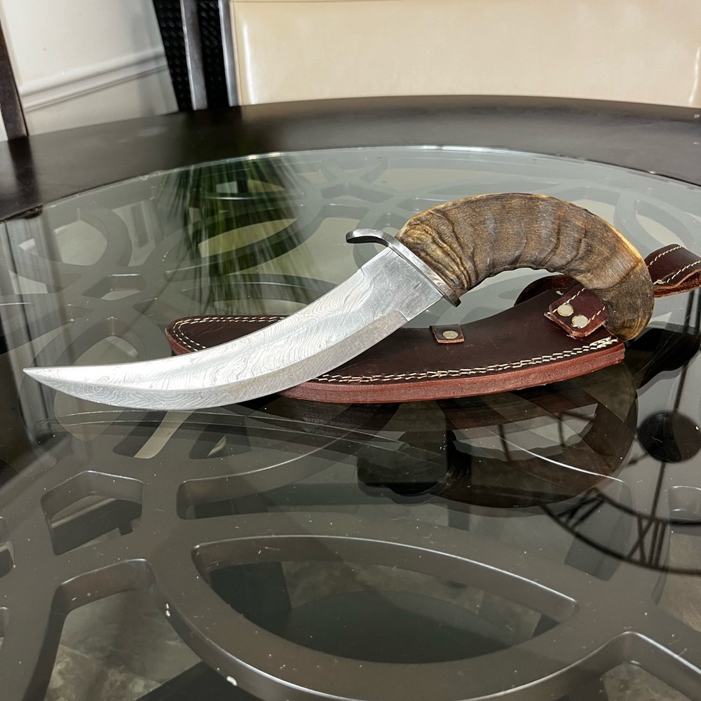 Handmade Damascus Curved Hunting Knife with Brown Horn Handle